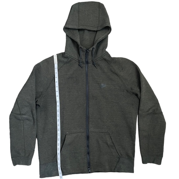 Nike Tech Fleece (L but fit like M) - Picture 4 of 6